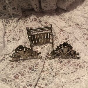 Vintage Elegance silver plated knife stand and two napkin holders - great shape.